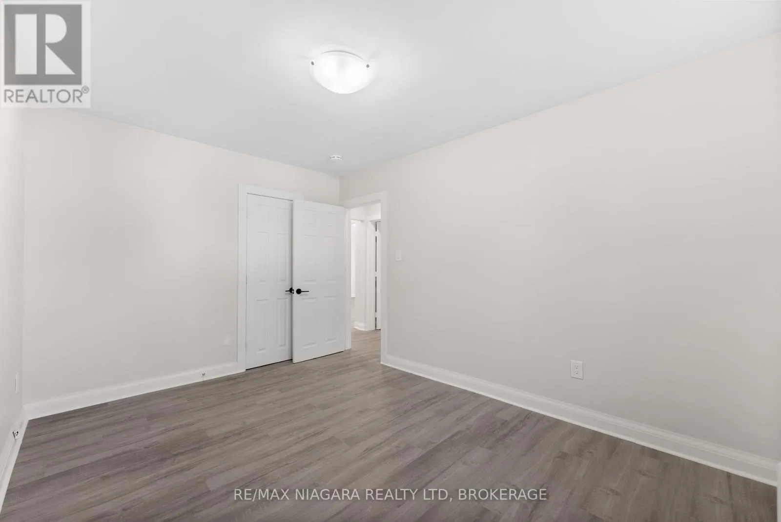 24 GALE CRESCENT