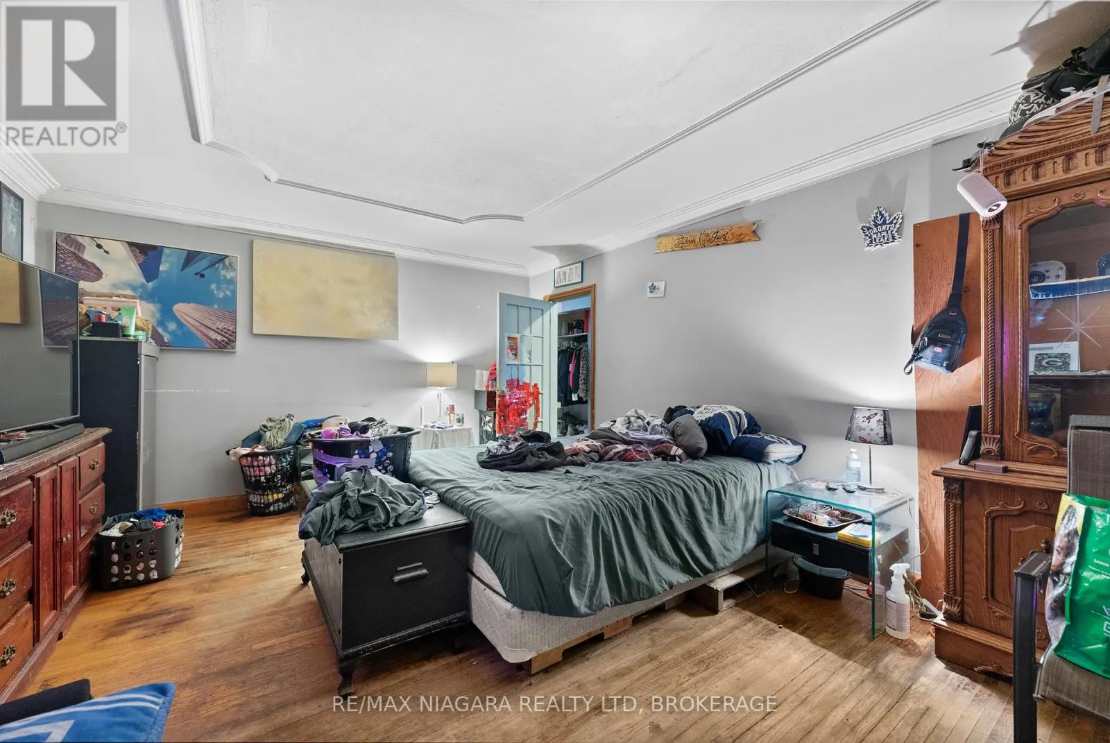 24 GALE CRESCENT