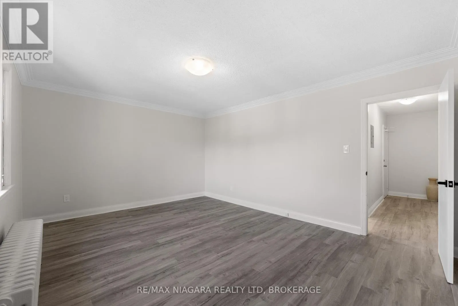 24 GALE CRESCENT
