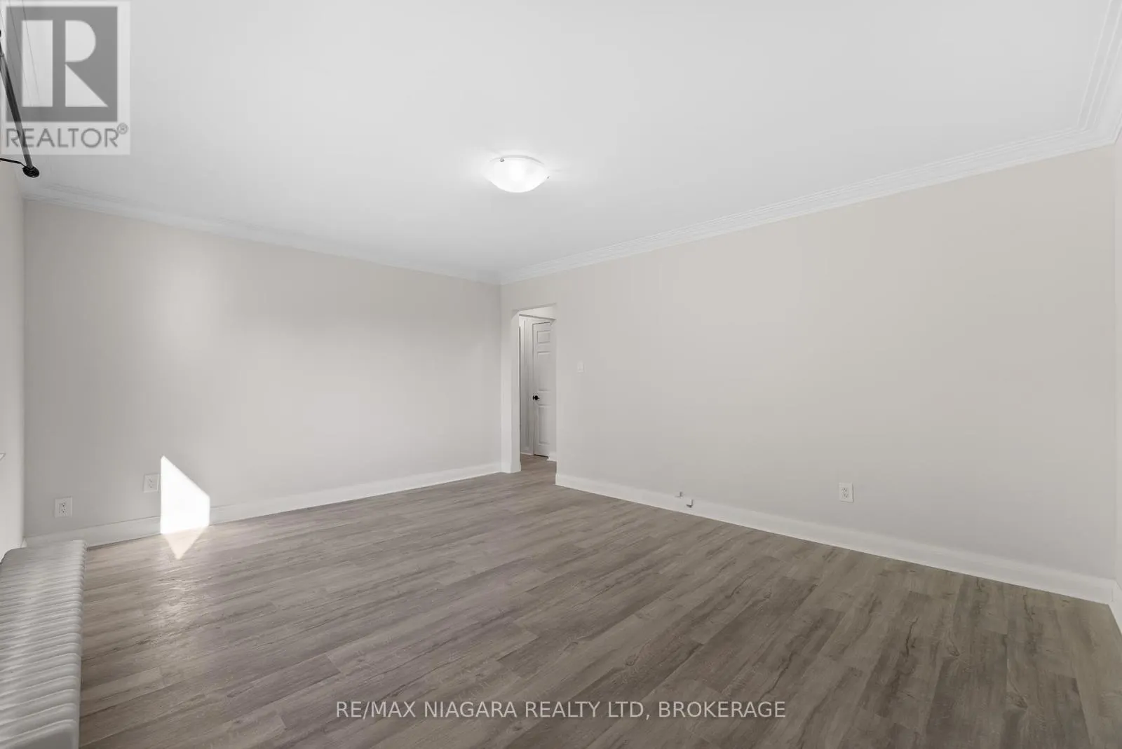 24 GALE CRESCENT