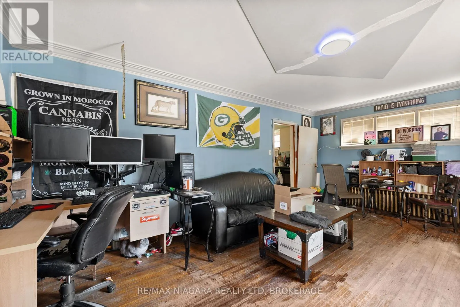 24 GALE CRESCENT