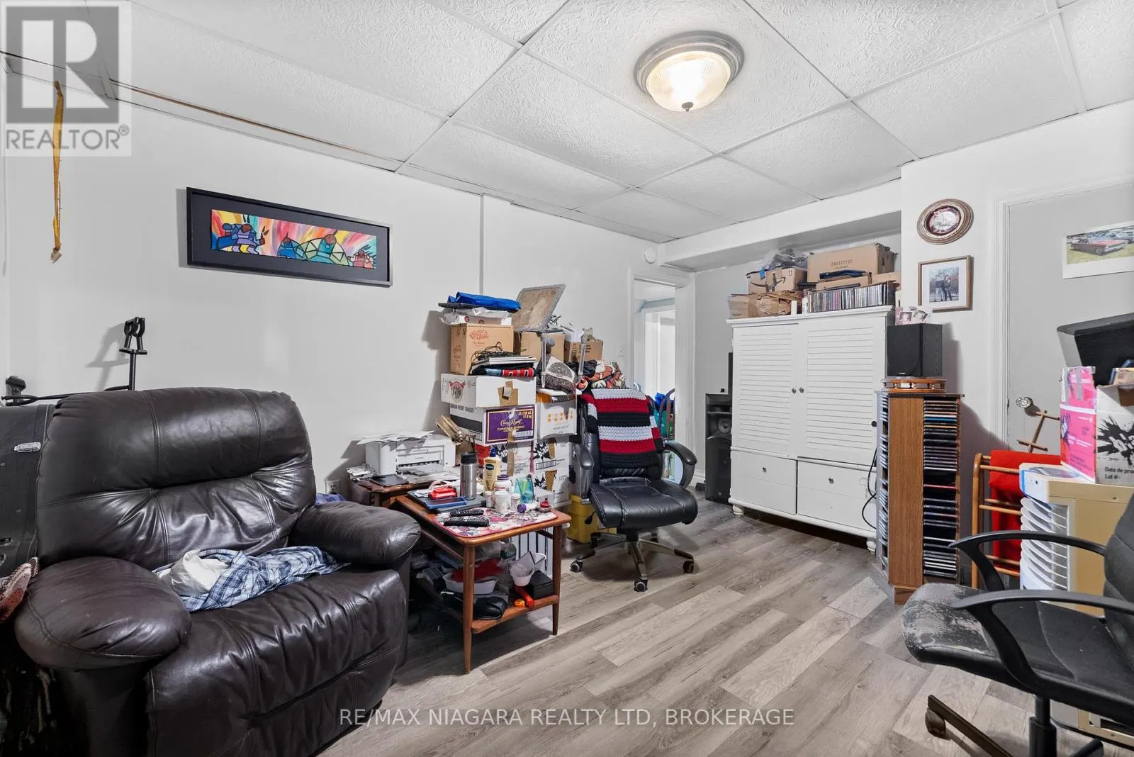 24 GALE CRESCENT