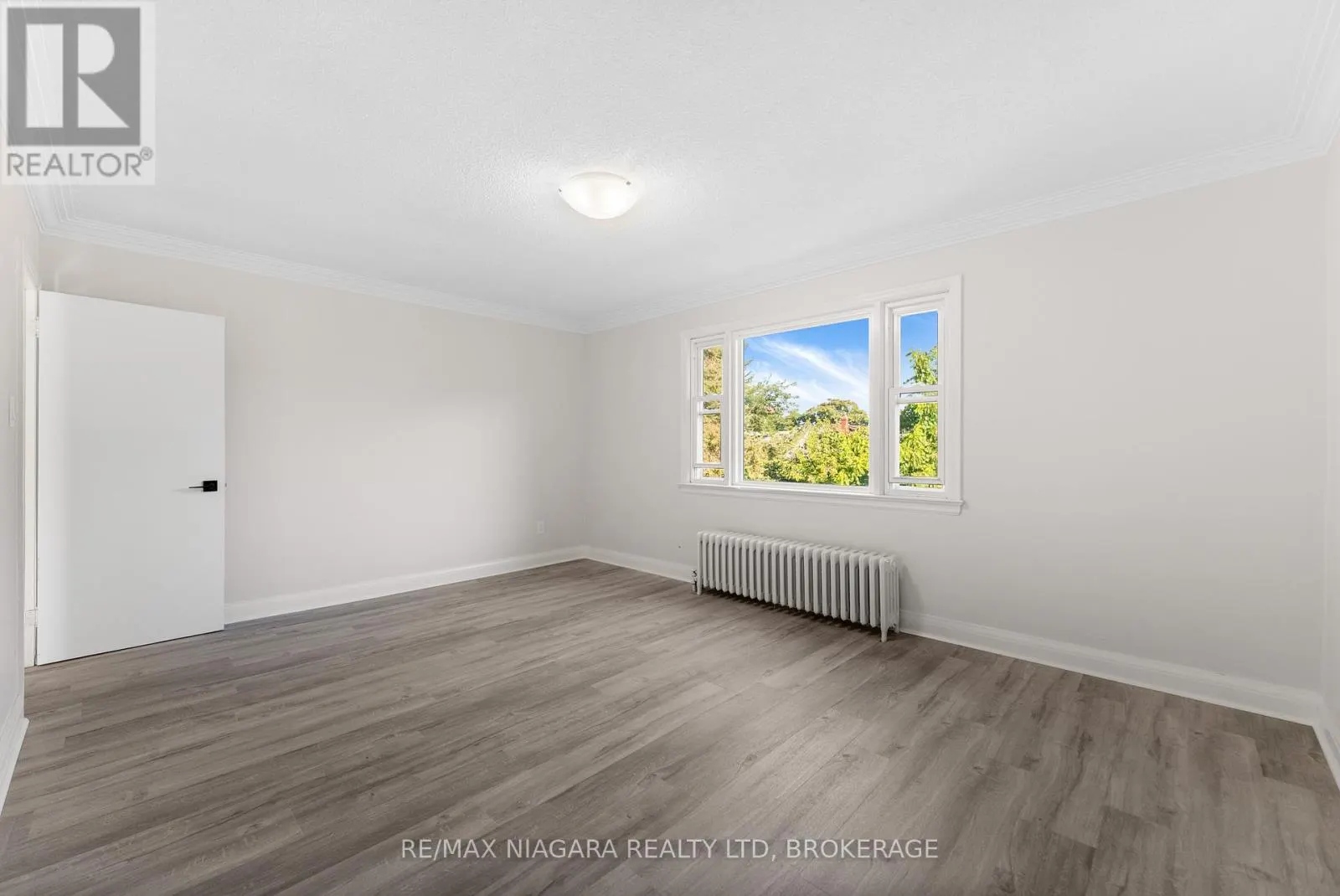 24 GALE CRESCENT
