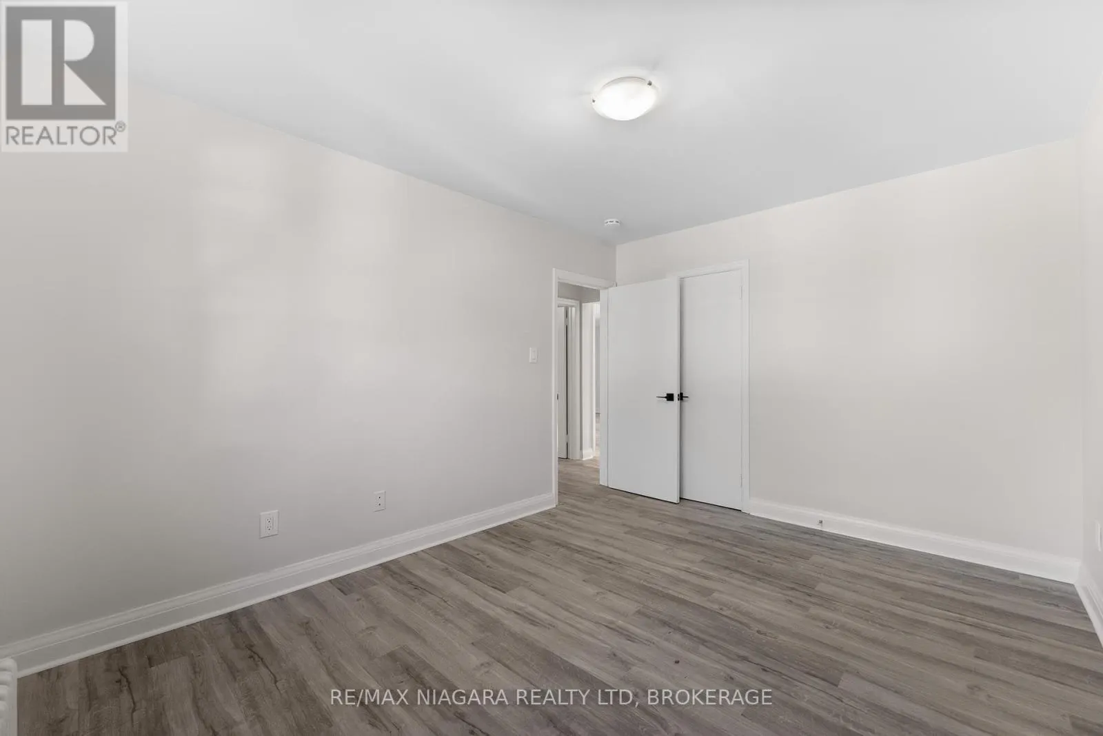 24 GALE CRESCENT