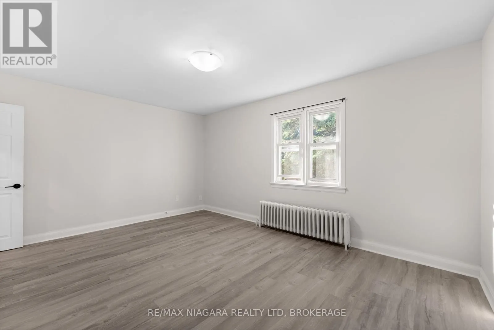 24 GALE CRESCENT