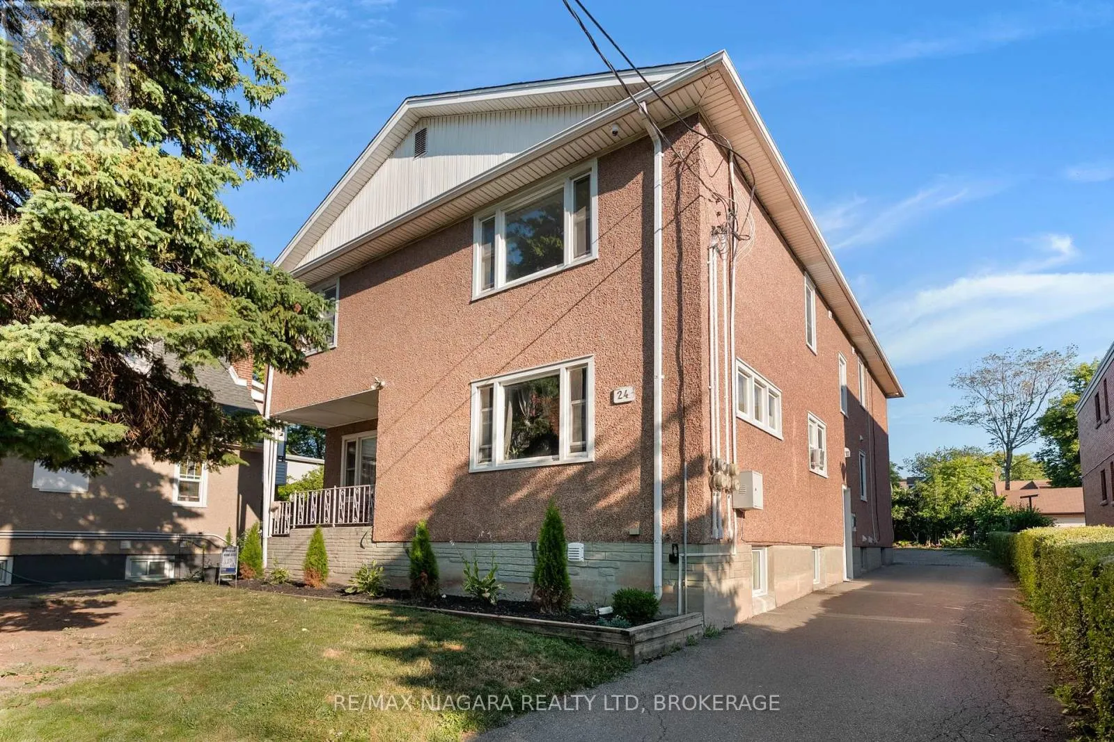24 GALE CRESCENT
