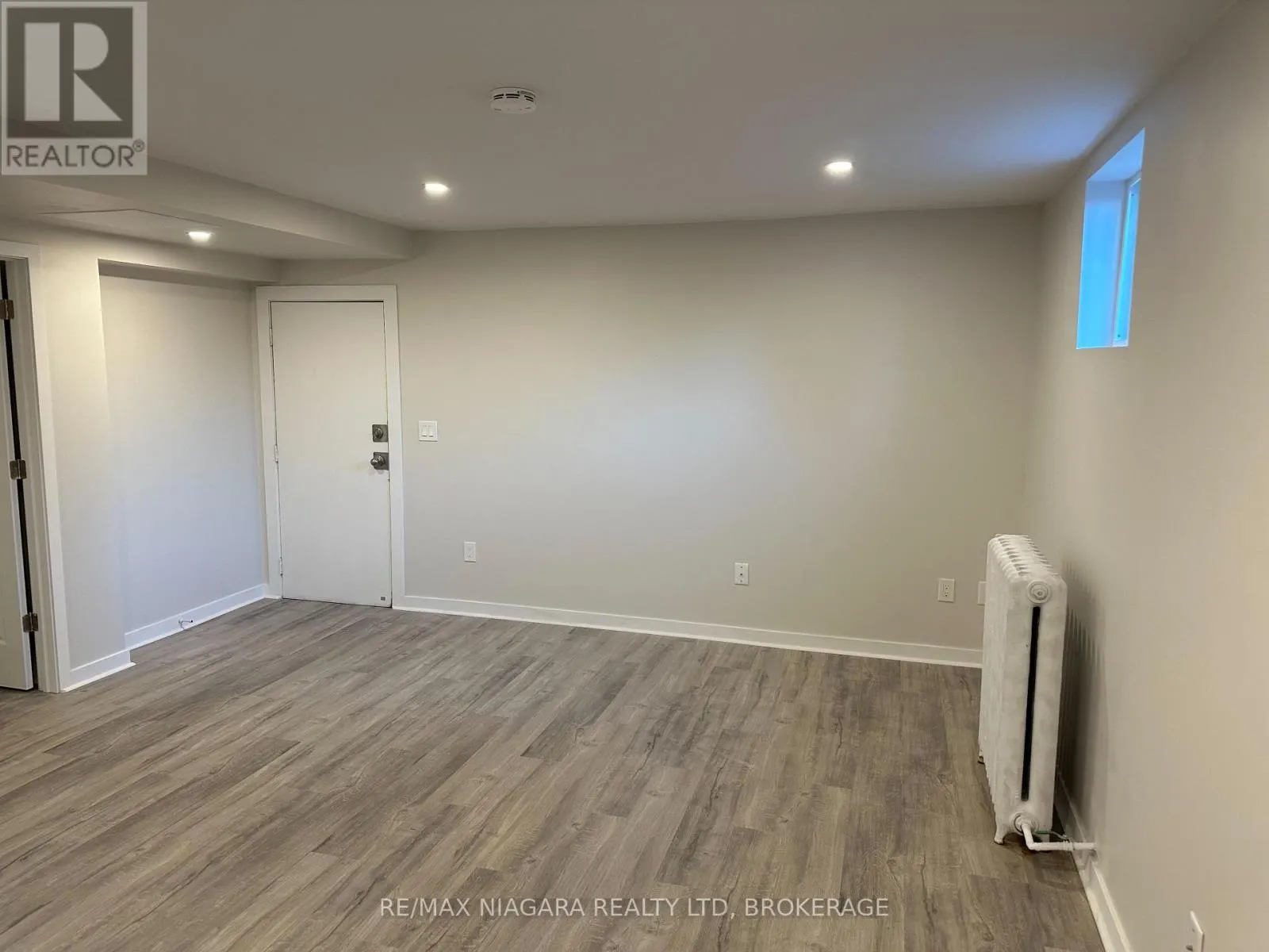 24 GALE CRESCENT