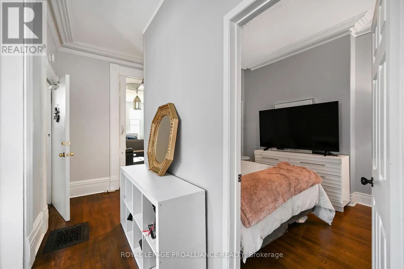 35 BETHUNE STREET