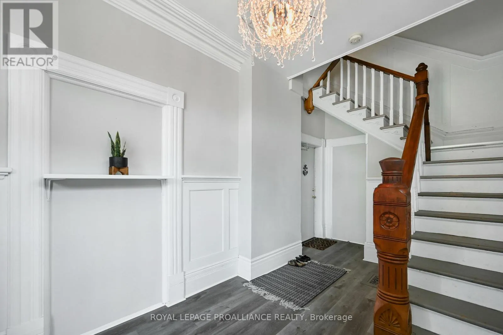 35 BETHUNE STREET
