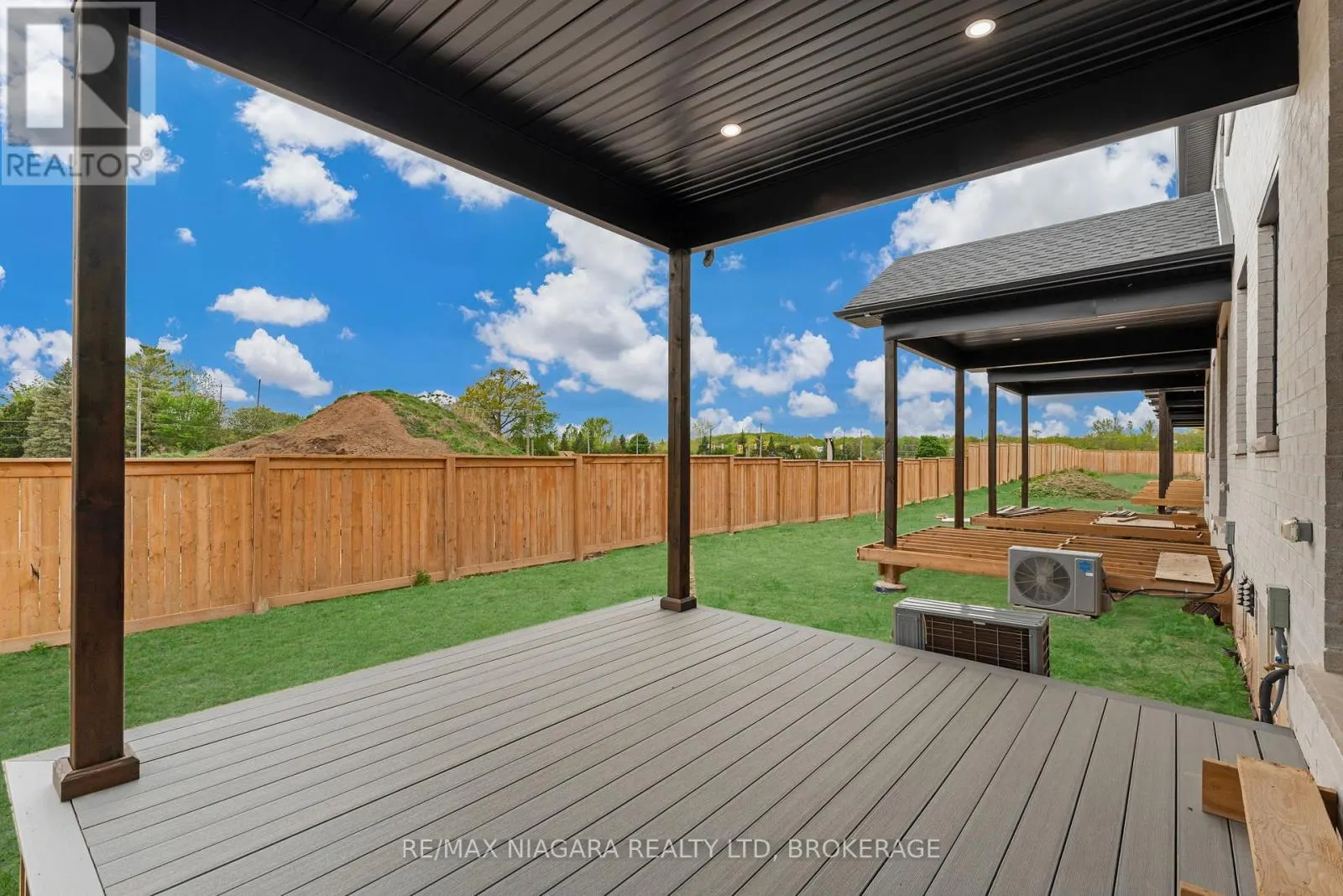 6216 CURLIN CRESCENT