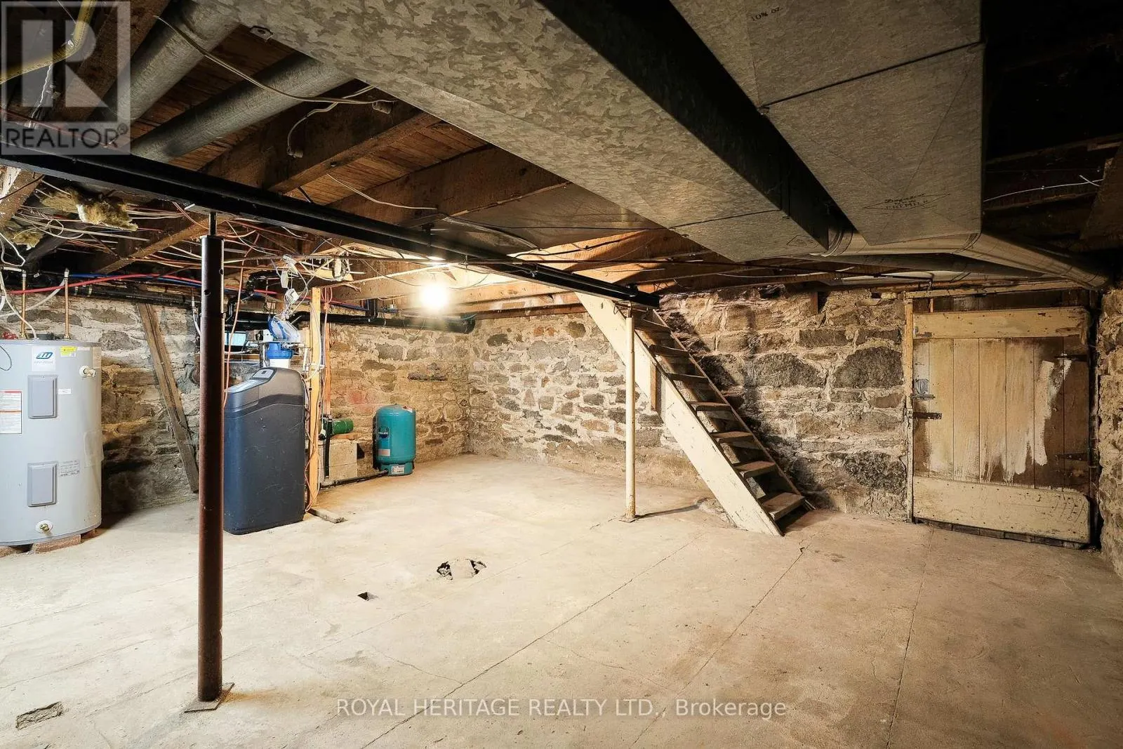 2102 NATHAWAY DRIVE