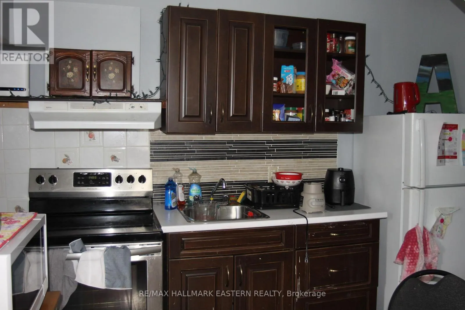 384 KING STREET W