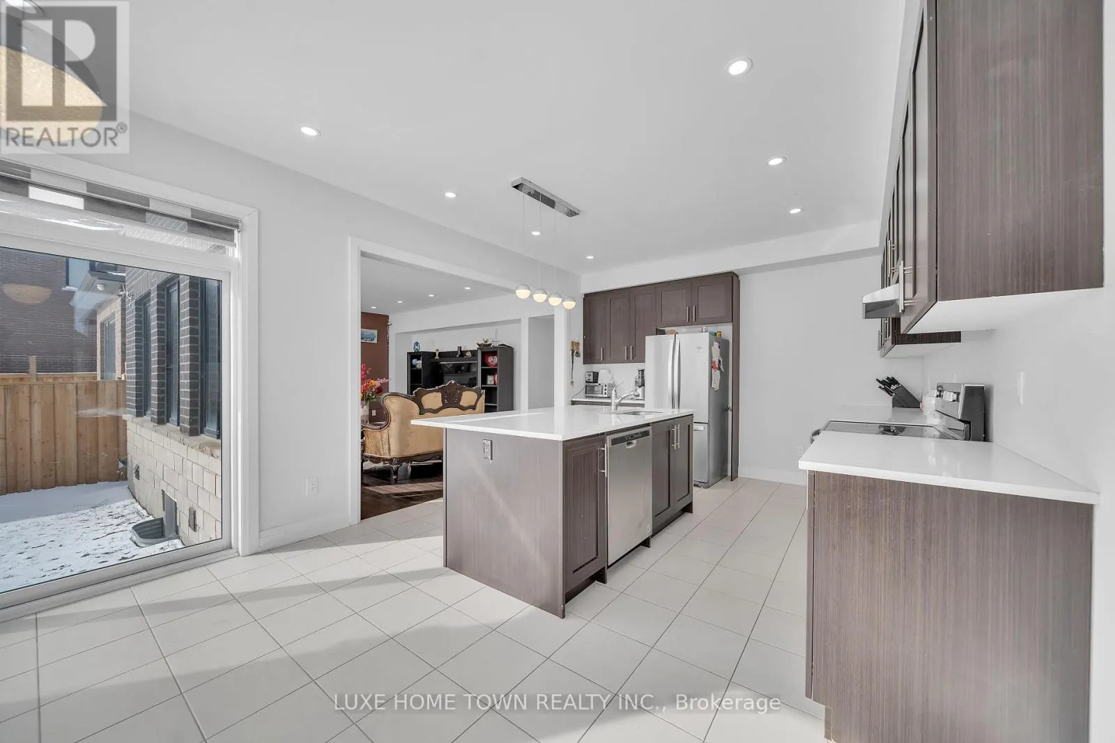 101 PRINCE CHARLES CRESCENT
