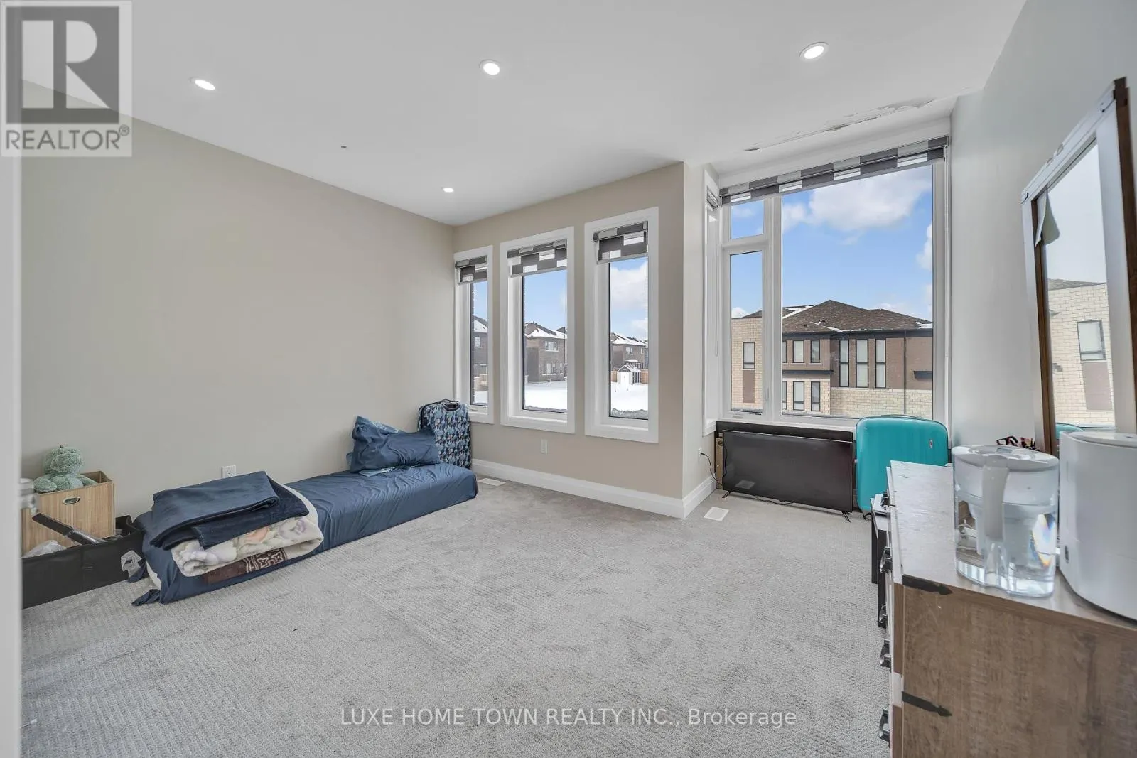 101 PRINCE CHARLES CRESCENT
