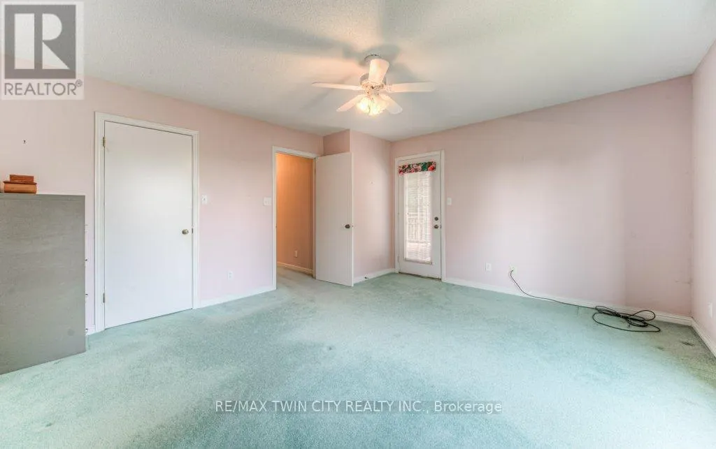 38 CHARNWOOD COURT N