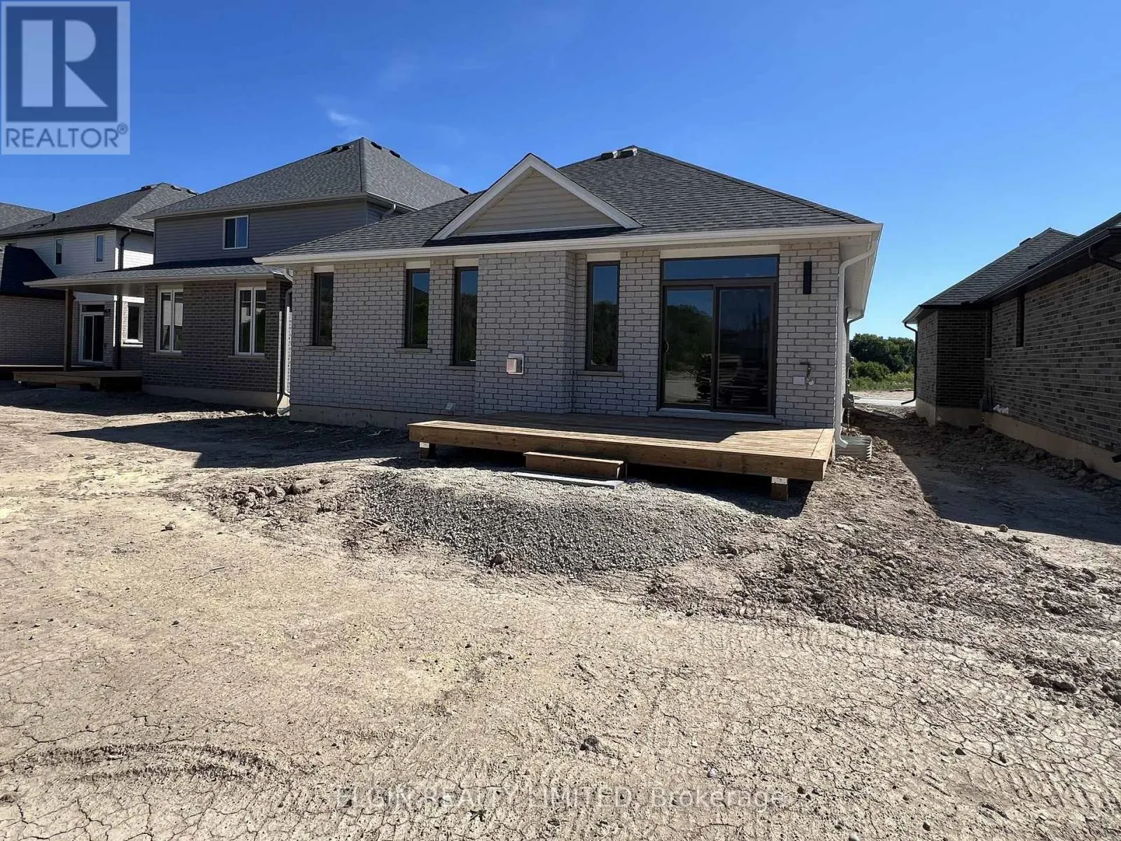 45 HEMLOCK CRESCENT