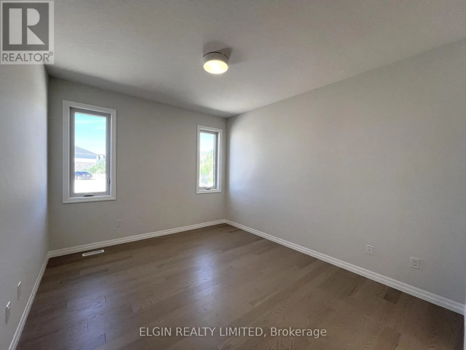 45 HEMLOCK CRESCENT