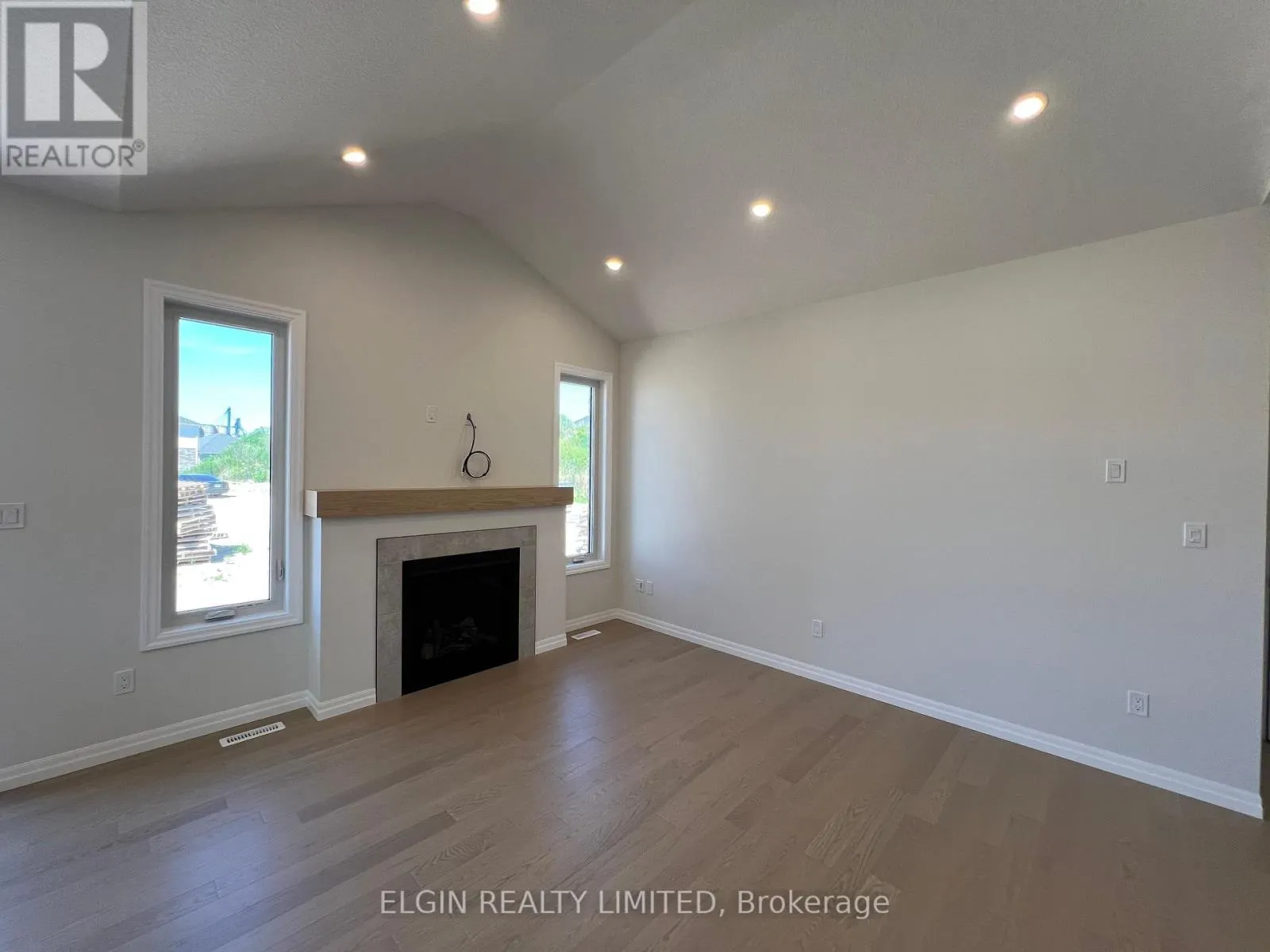45 HEMLOCK CRESCENT