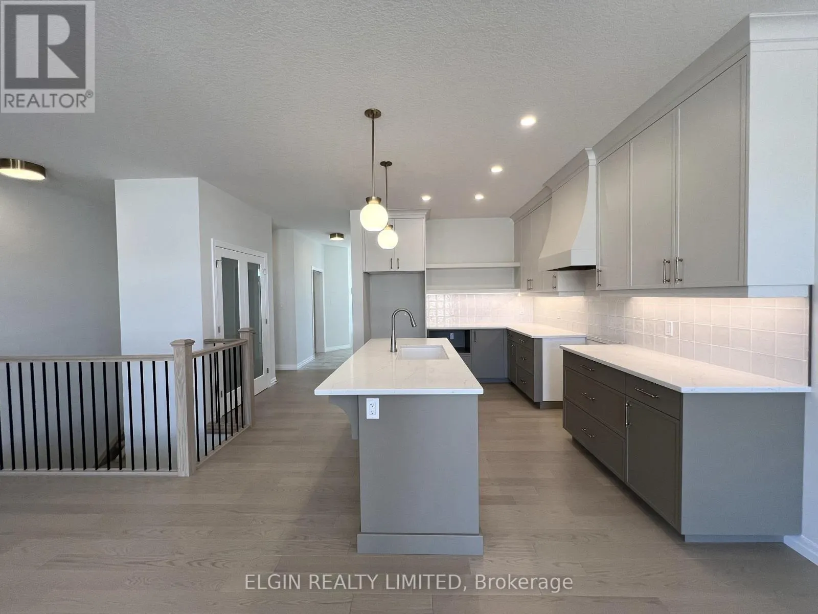 45 HEMLOCK CRESCENT
