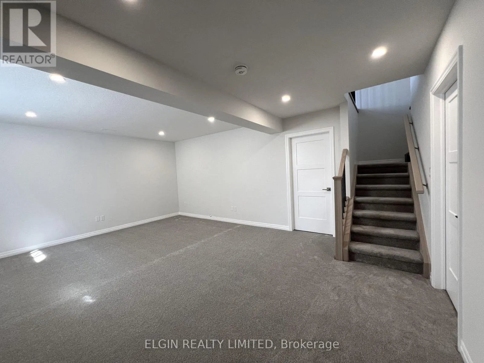 45 HEMLOCK CRESCENT