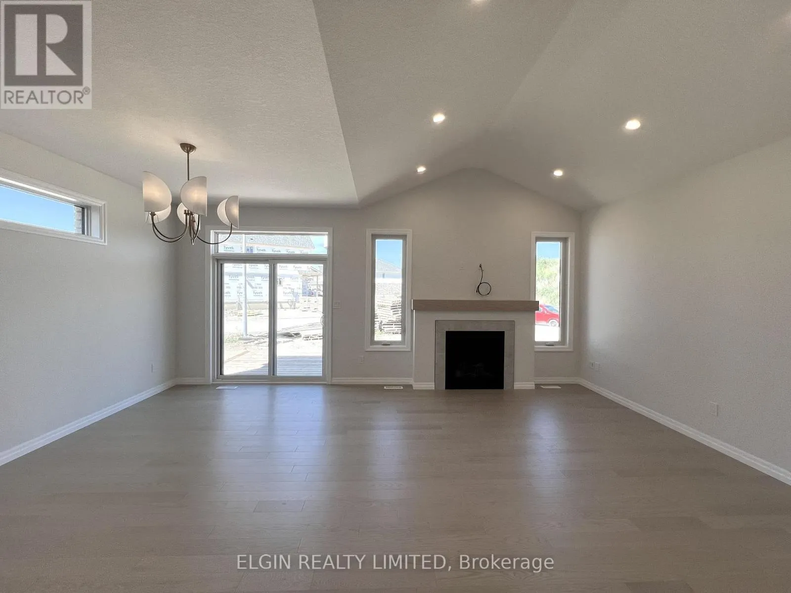 45 HEMLOCK CRESCENT