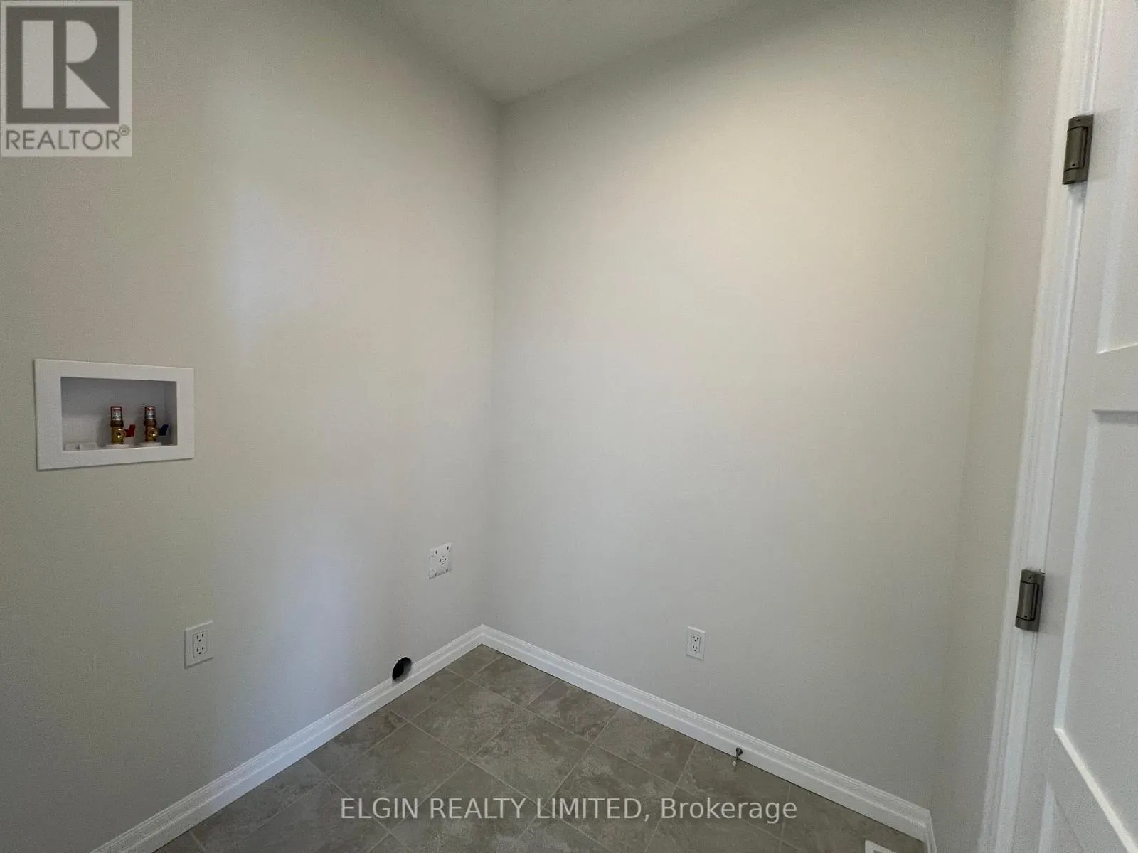 45 HEMLOCK CRESCENT
