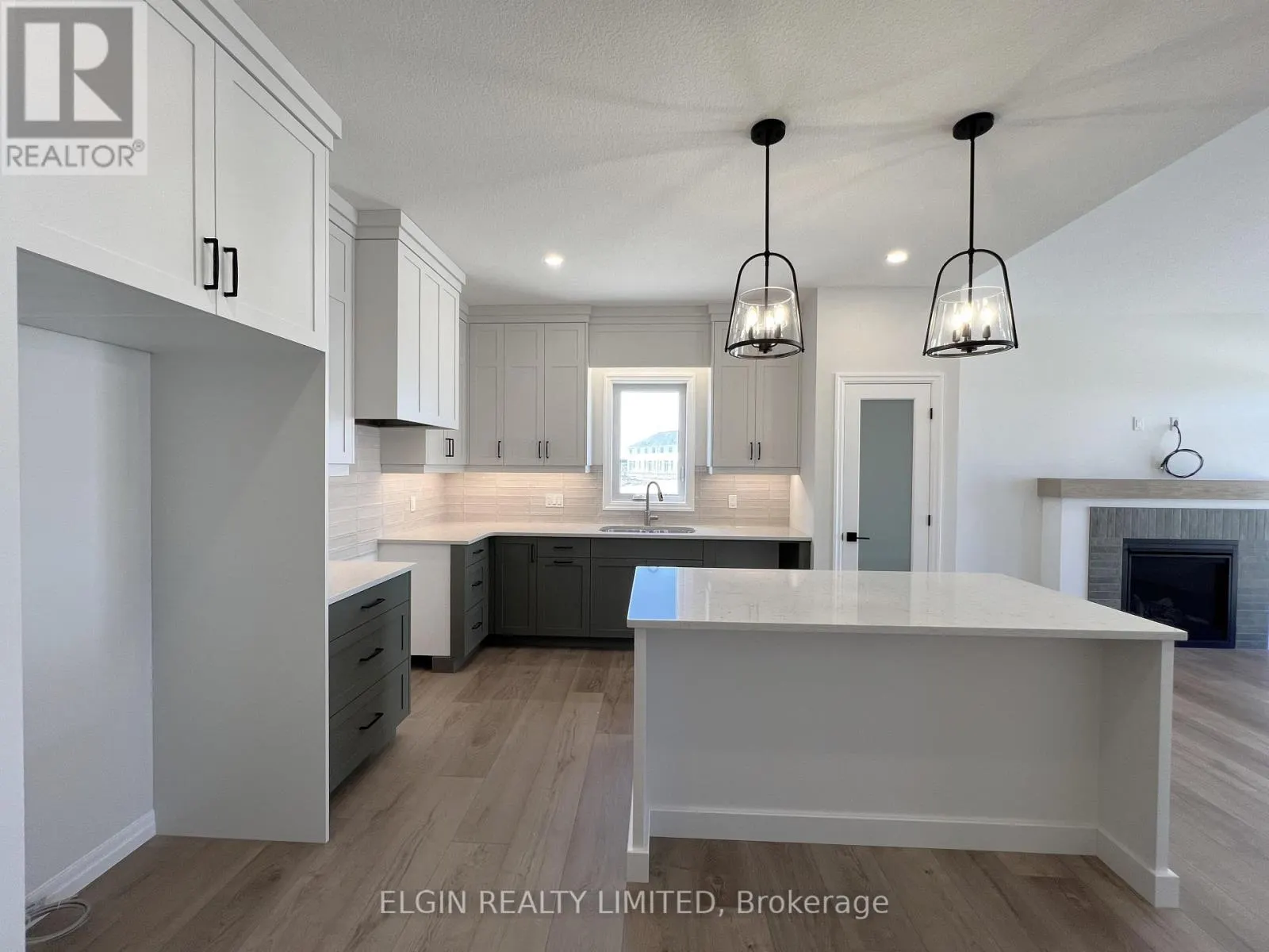 47 HEMLOCK CRESCENT