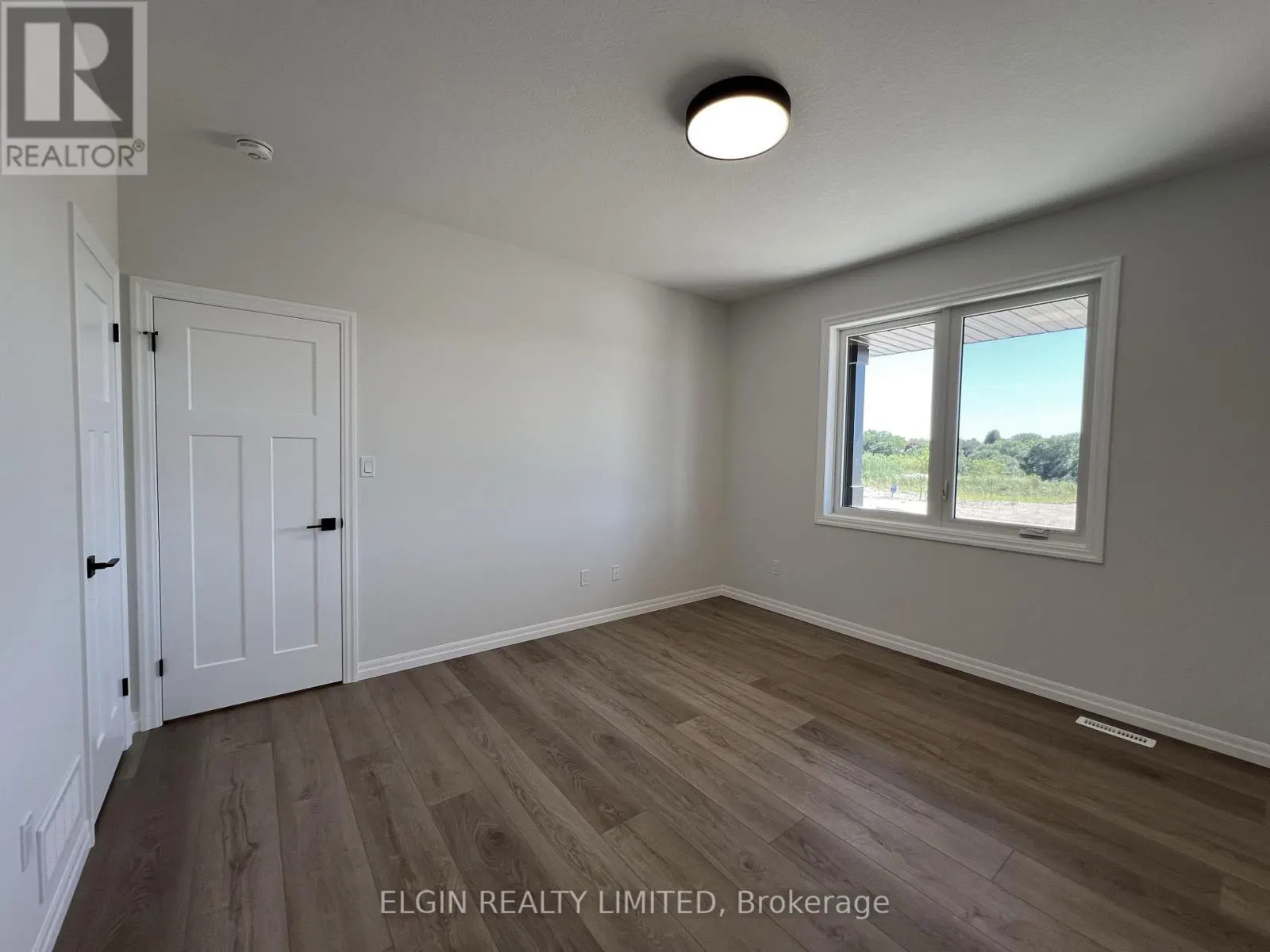 47 HEMLOCK CRESCENT