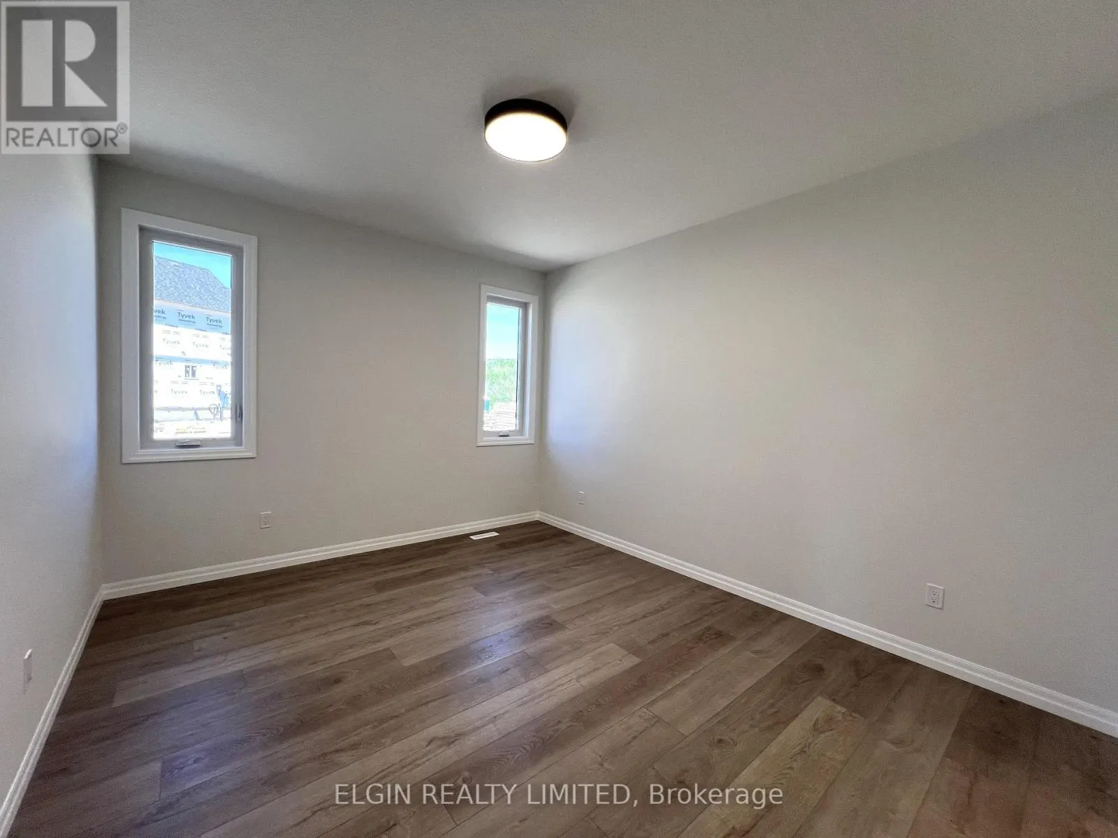 47 HEMLOCK CRESCENT