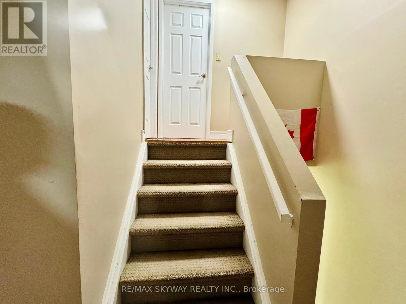 1 - 294 FERGUS AVENUE