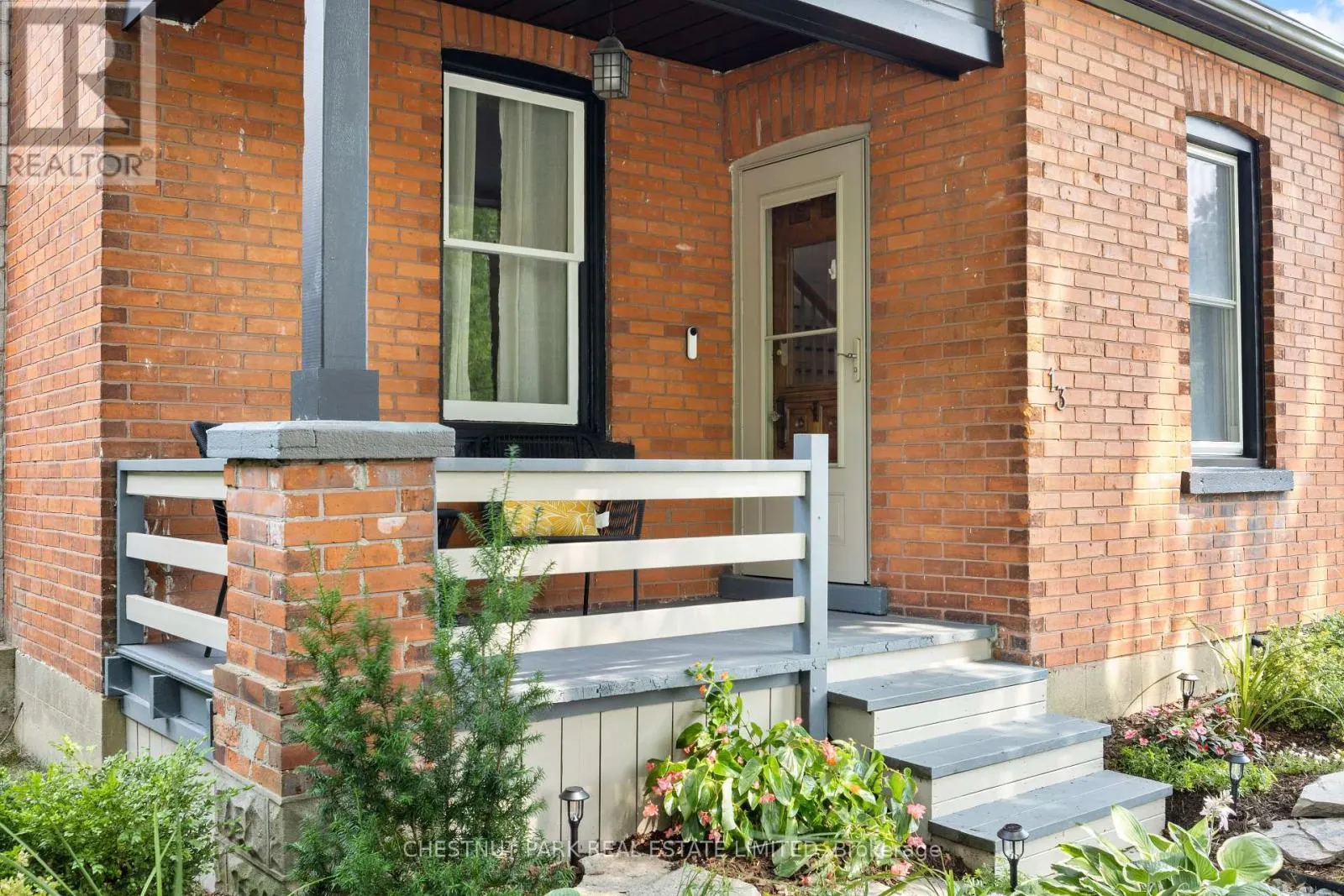 13 PRINCESS STREET W