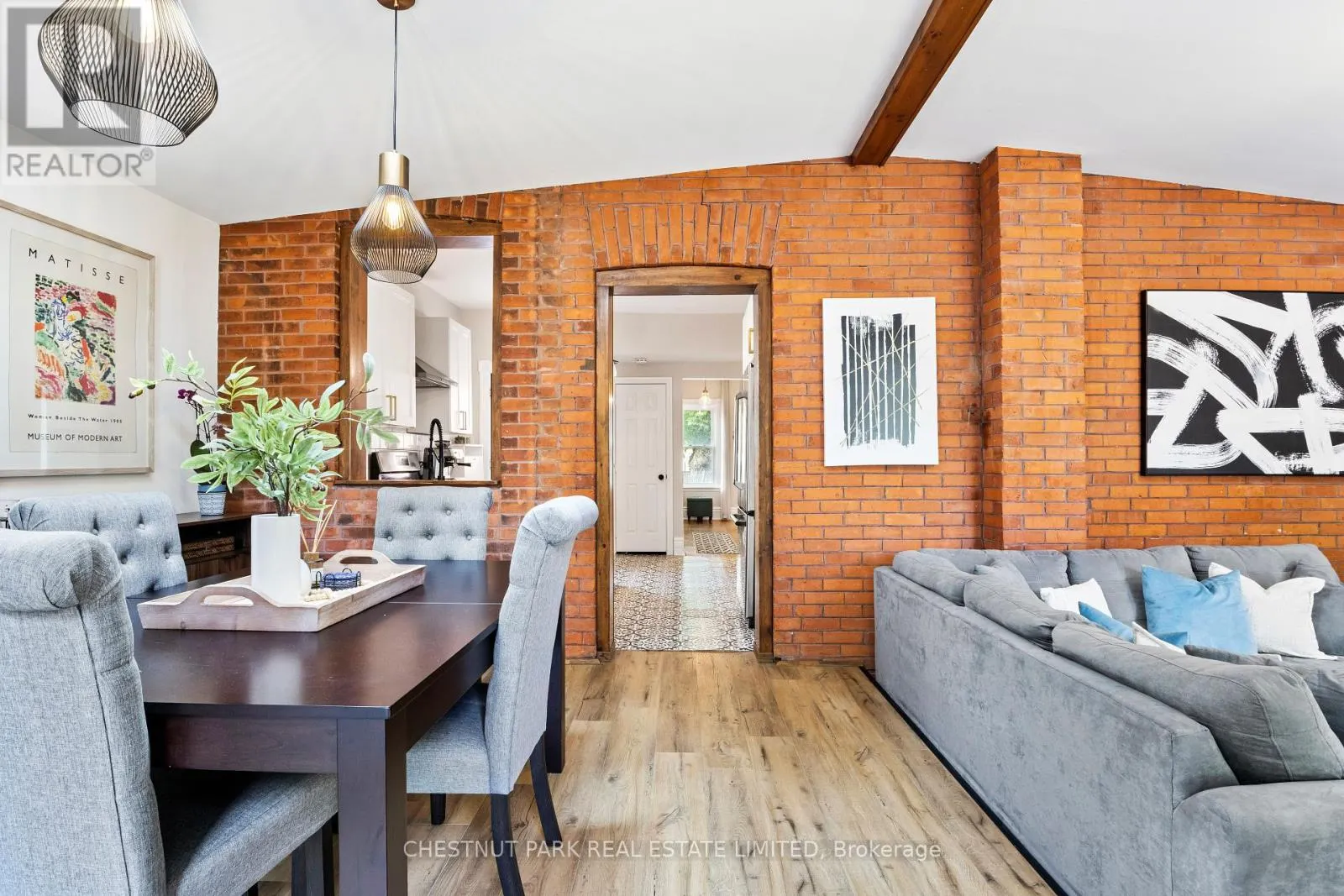 13 PRINCESS STREET W