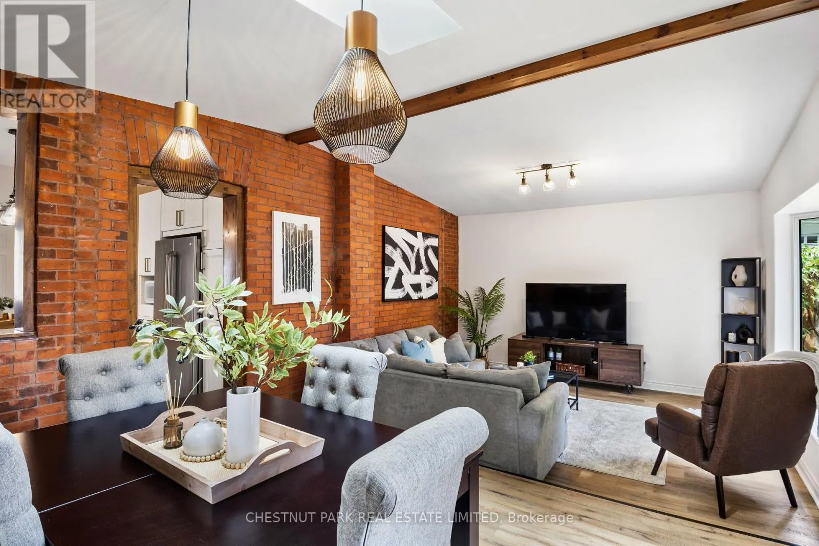 13 PRINCESS STREET W