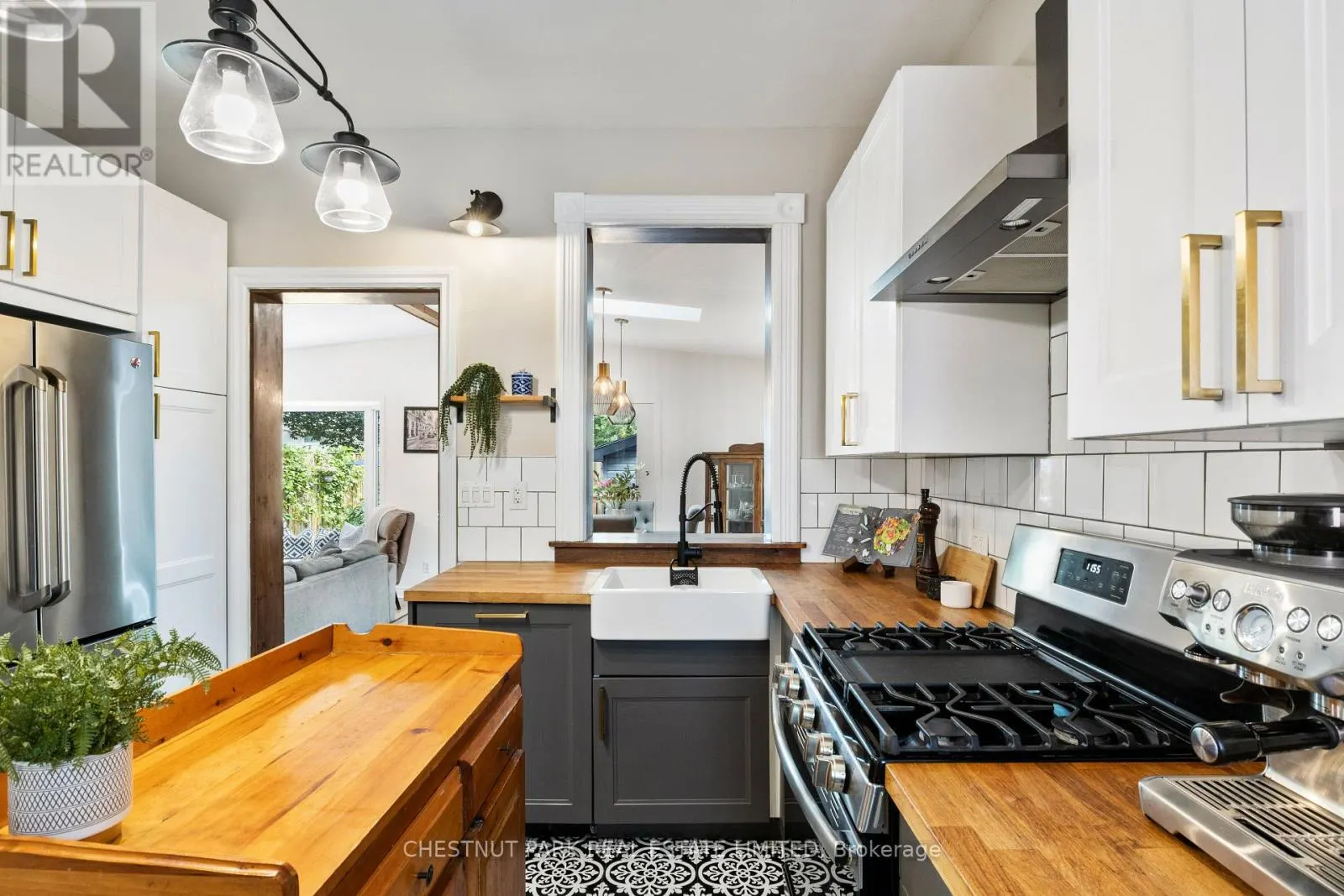 13 PRINCESS STREET W