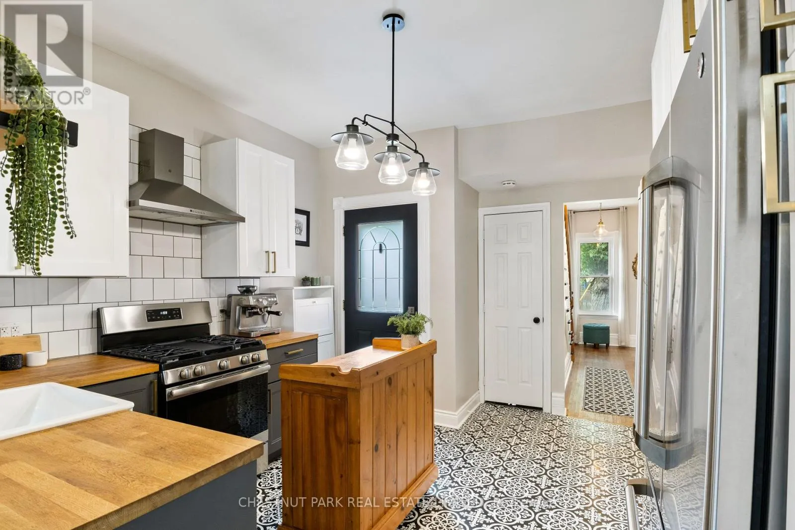 13 PRINCESS STREET W
