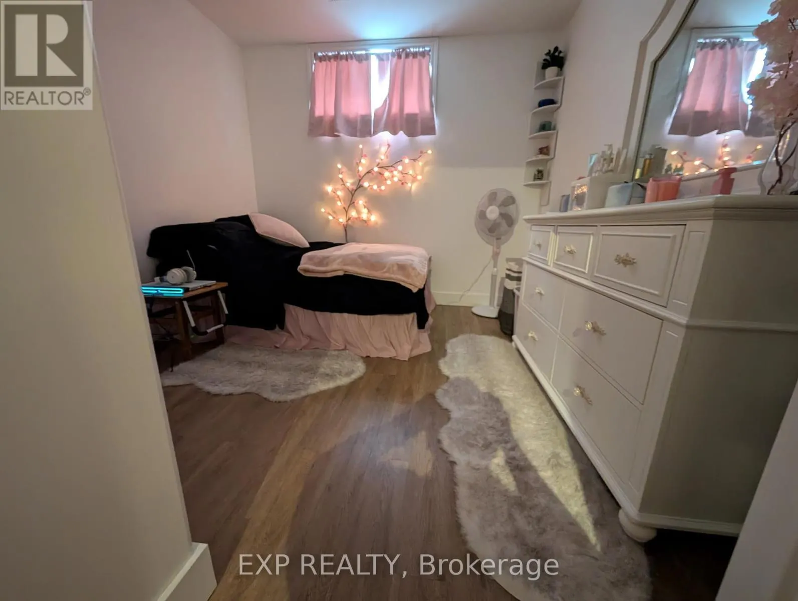 83 ESSEX DRIVE N