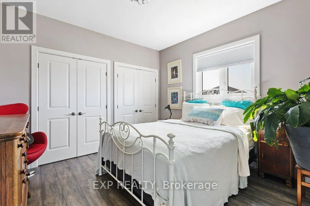 83 ESSEX DRIVE N