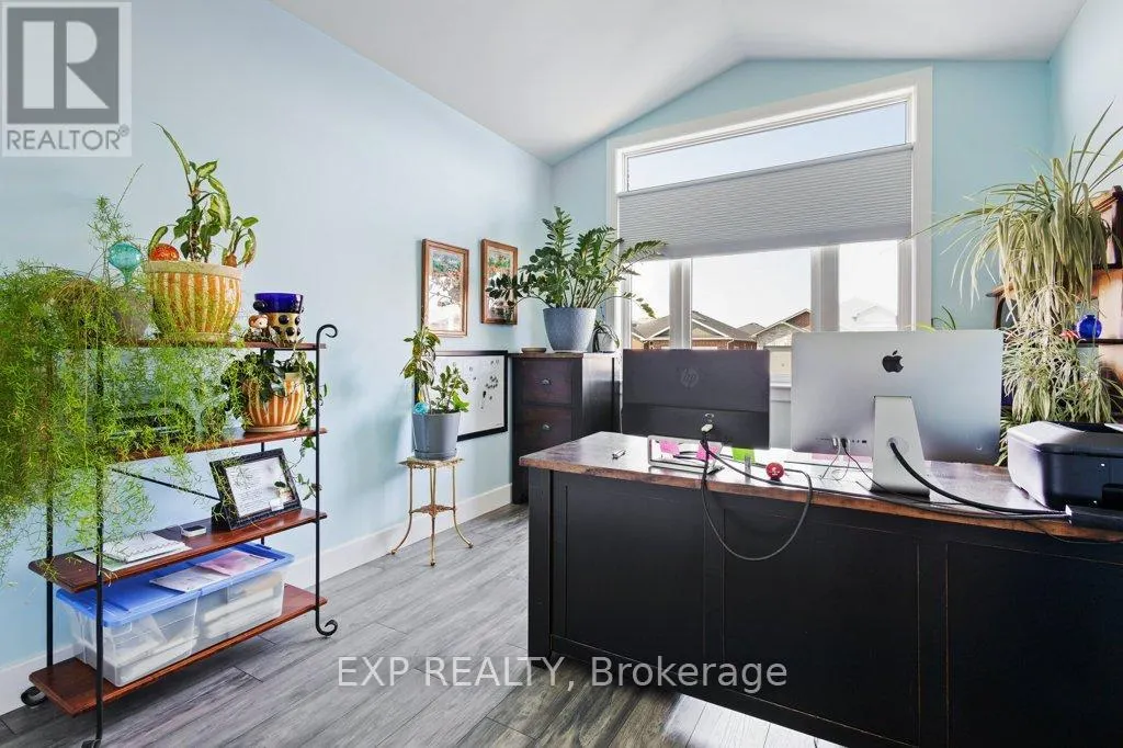 83 ESSEX DRIVE N