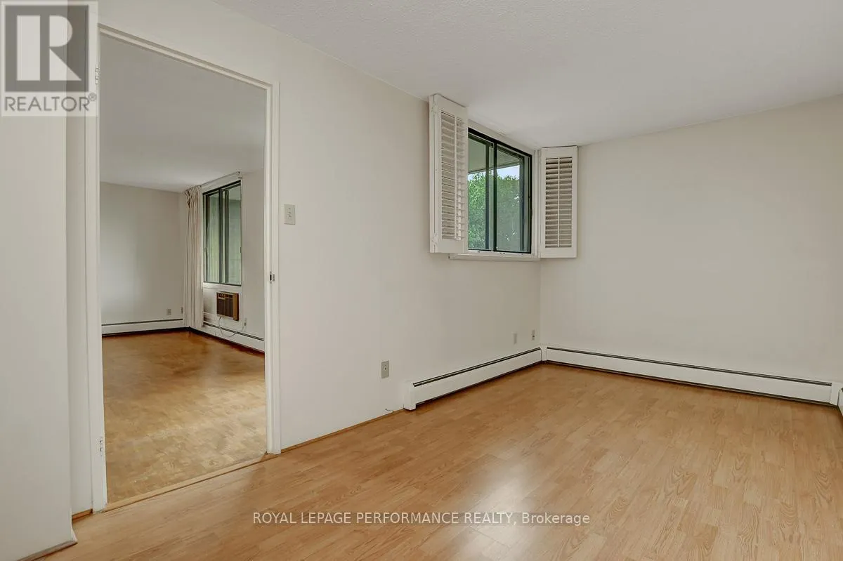 404 - 415 GREENVIEW AVENUE