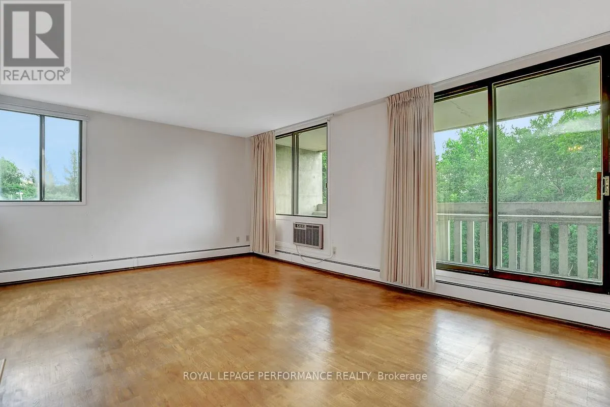 404 - 415 GREENVIEW AVENUE