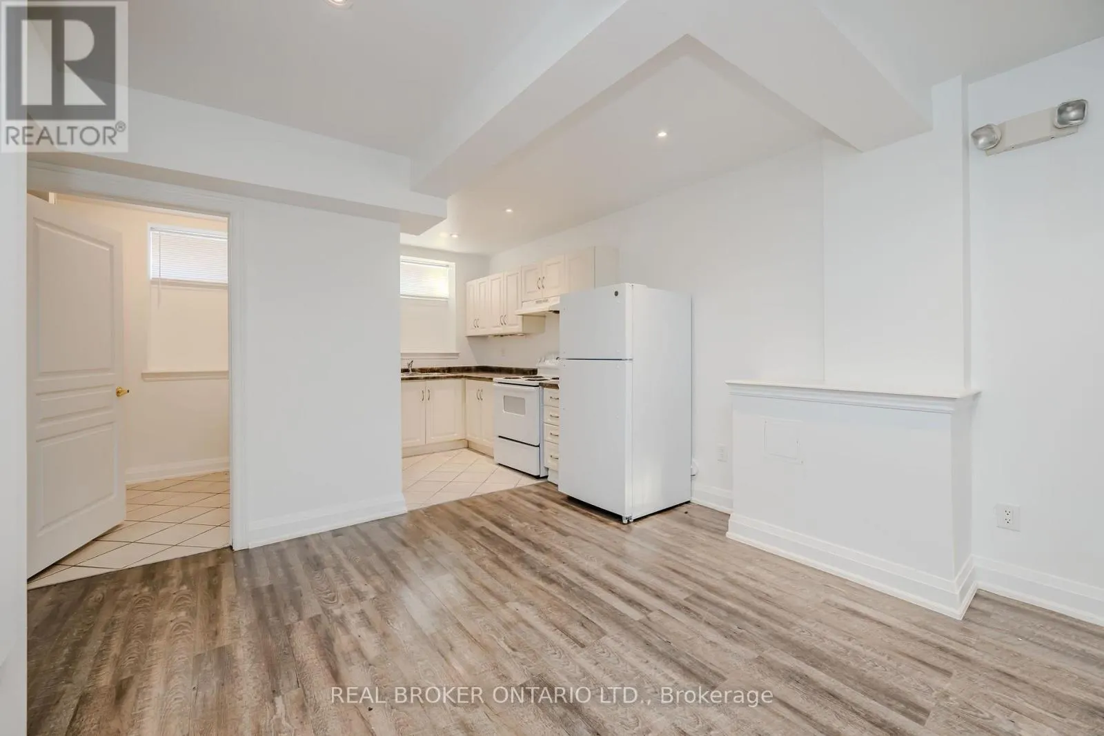 14 FOREST AVENUE STREET S