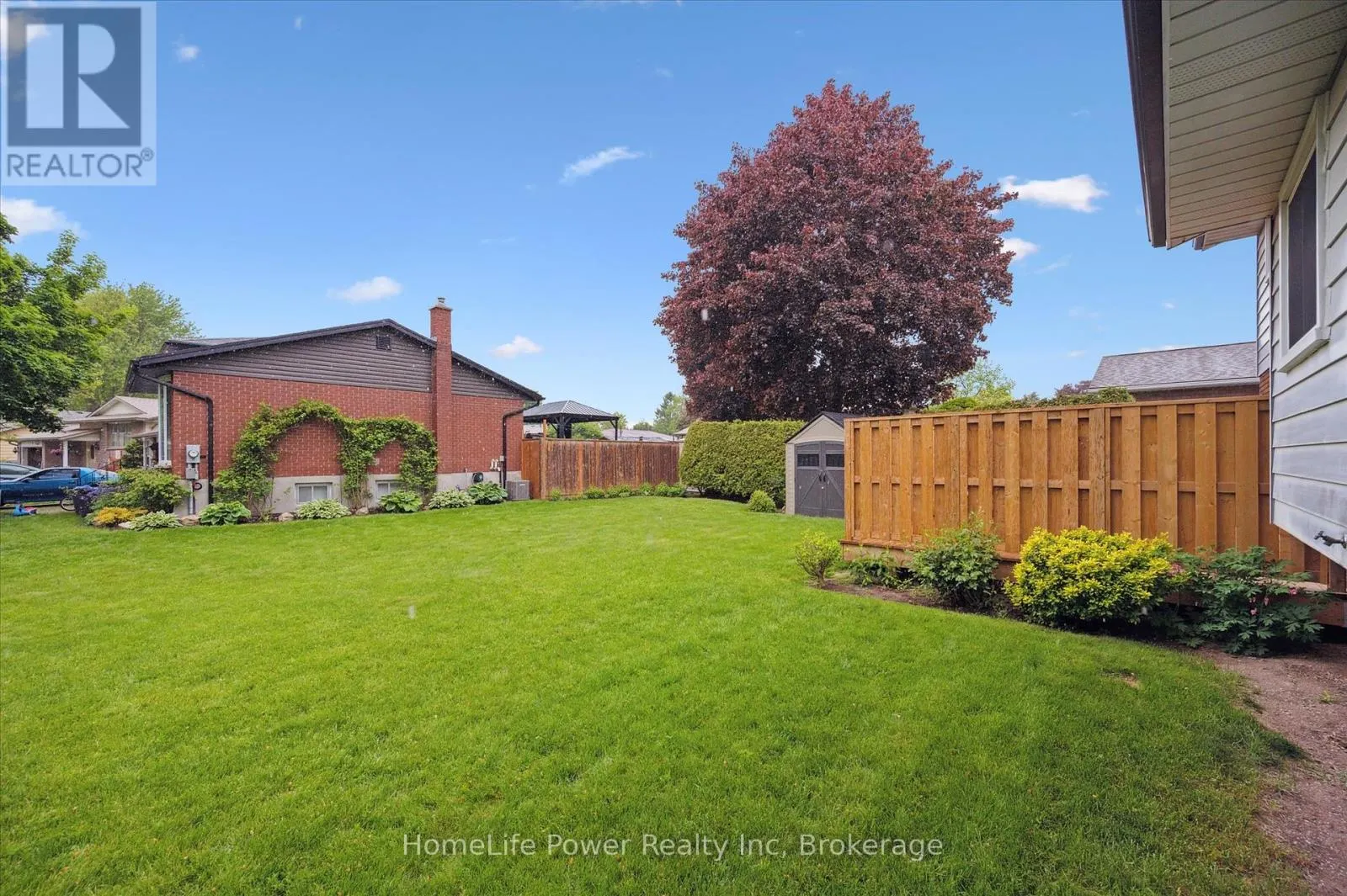 36 SANDERSON DRIVE