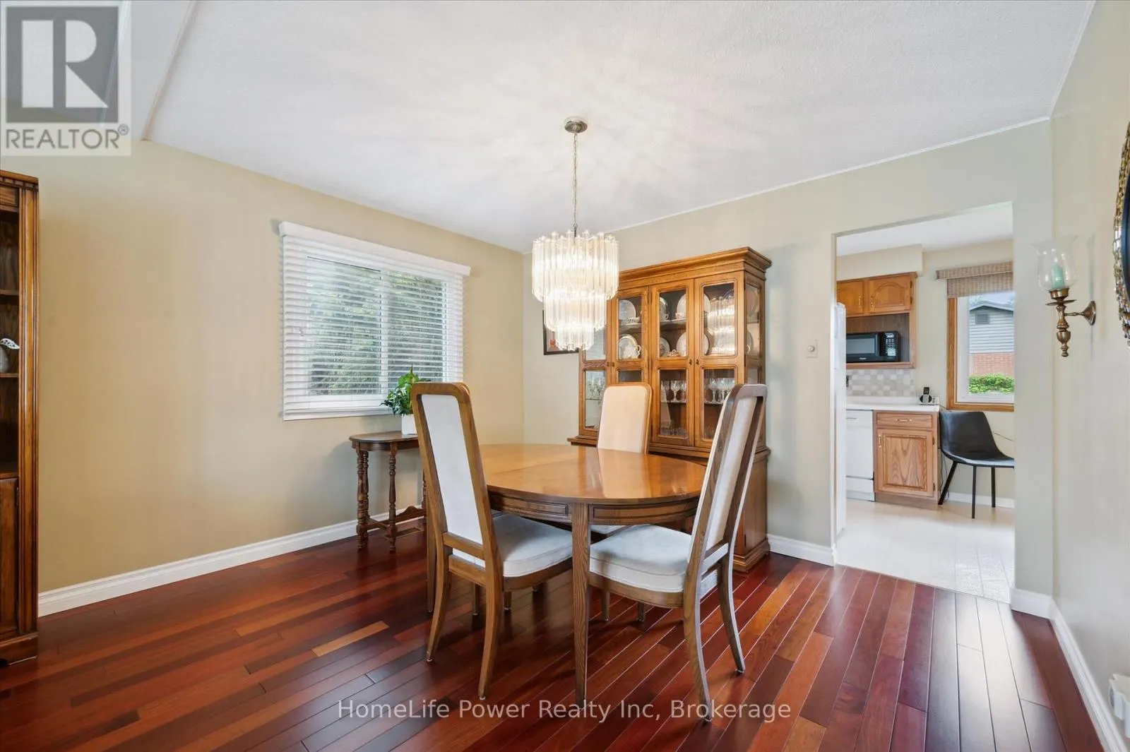 36 SANDERSON DRIVE