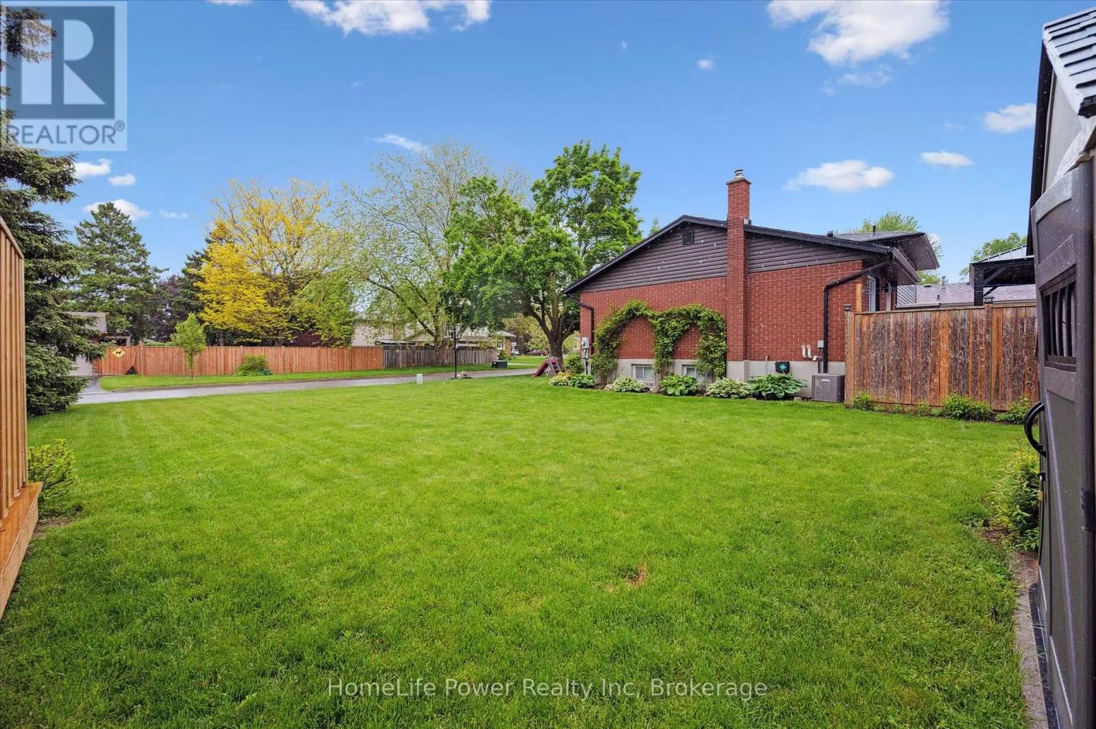 36 SANDERSON DRIVE