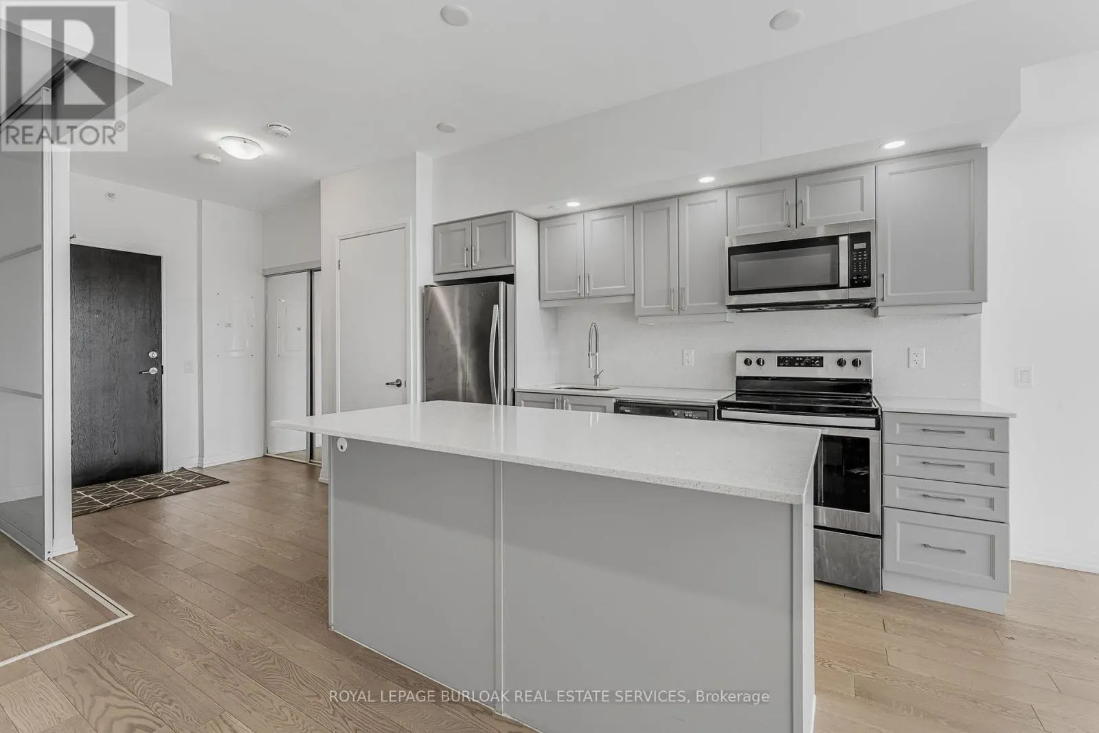 606 - 7711 GREEN VISTA GATE