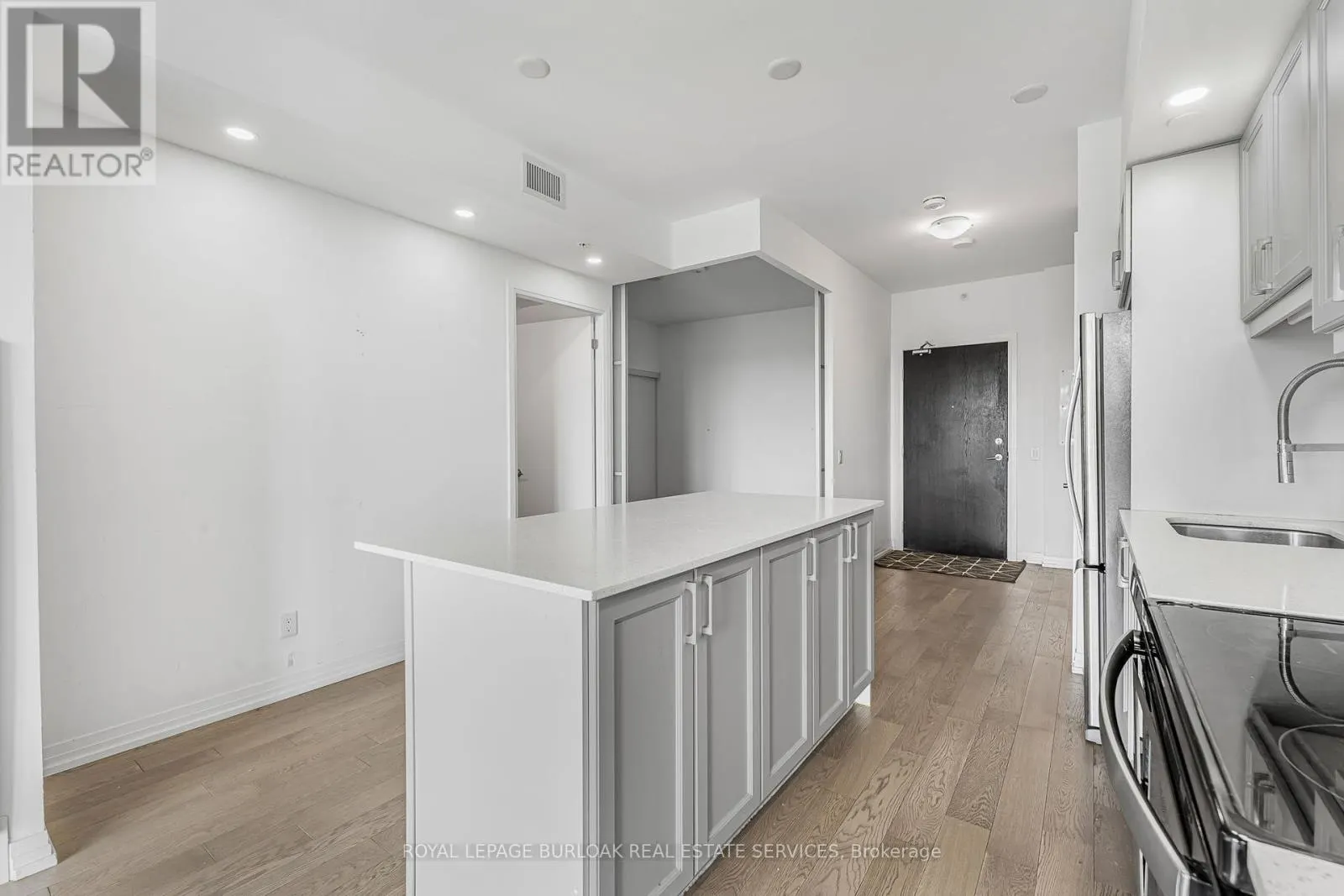 606 - 7711 GREEN VISTA GATE