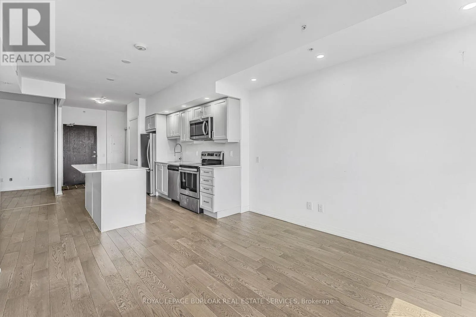 606 - 7711 GREEN VISTA GATE