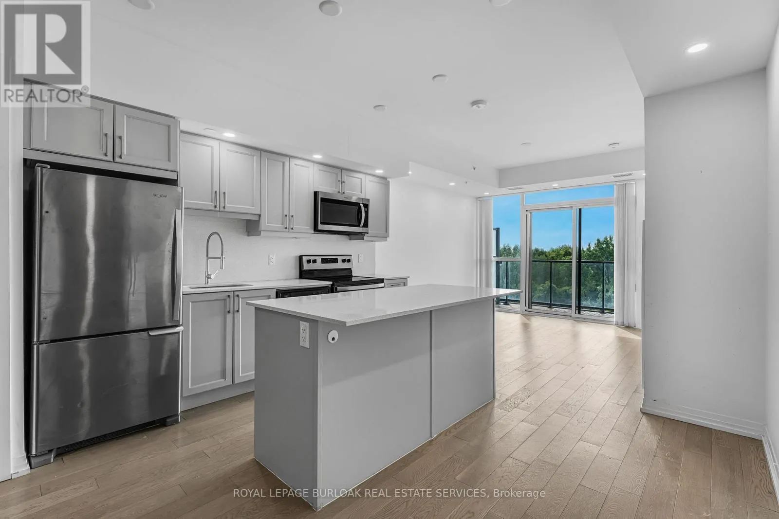606 - 7711 GREEN VISTA GATE