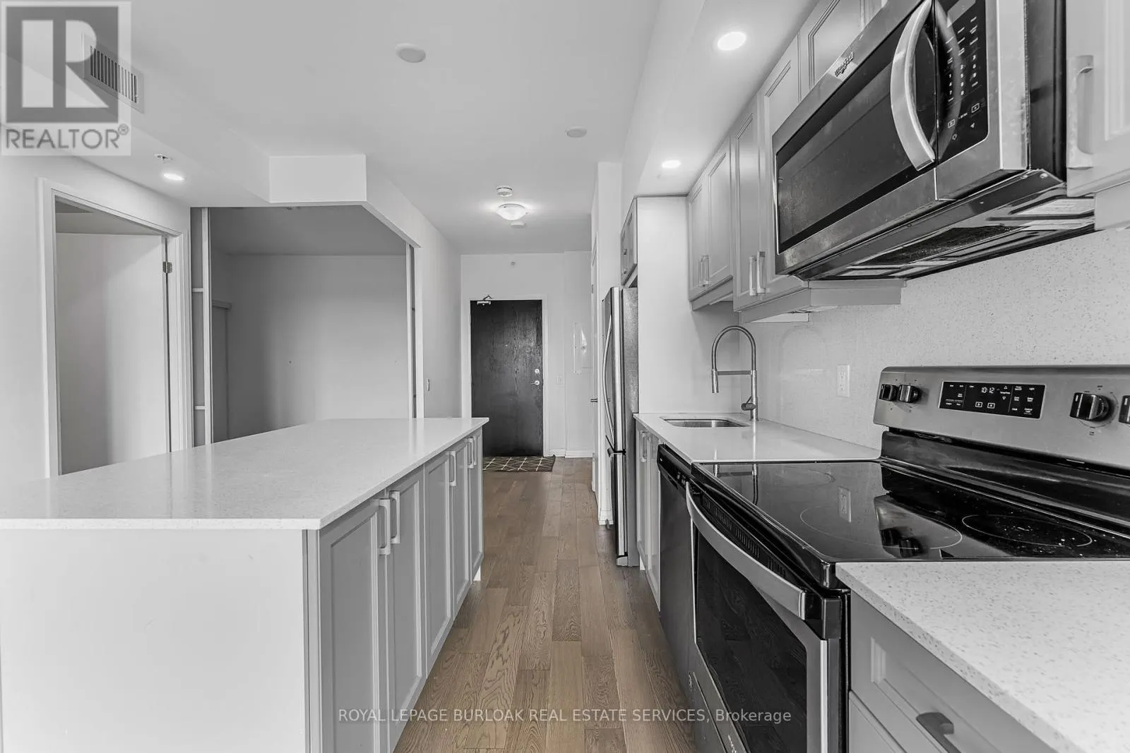 606 - 7711 GREEN VISTA GATE