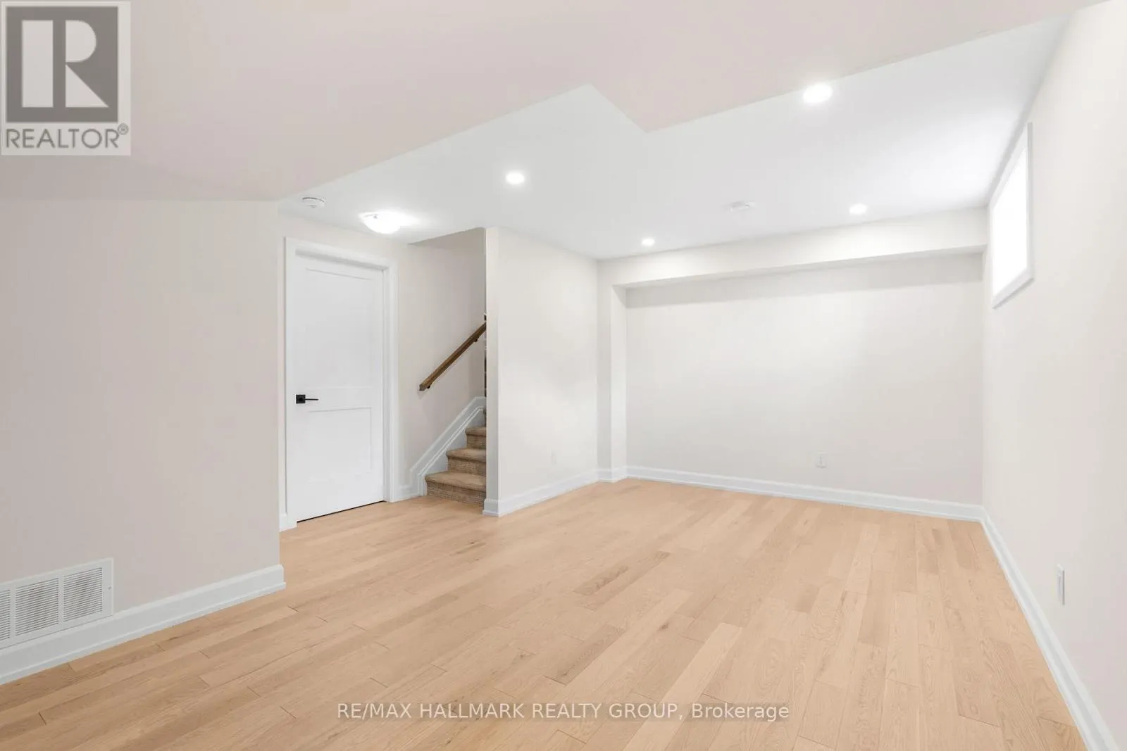 404 PREMIERE LANE